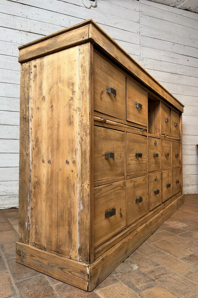 Grand meuble d’atelier en sapin – Début XXe siècle