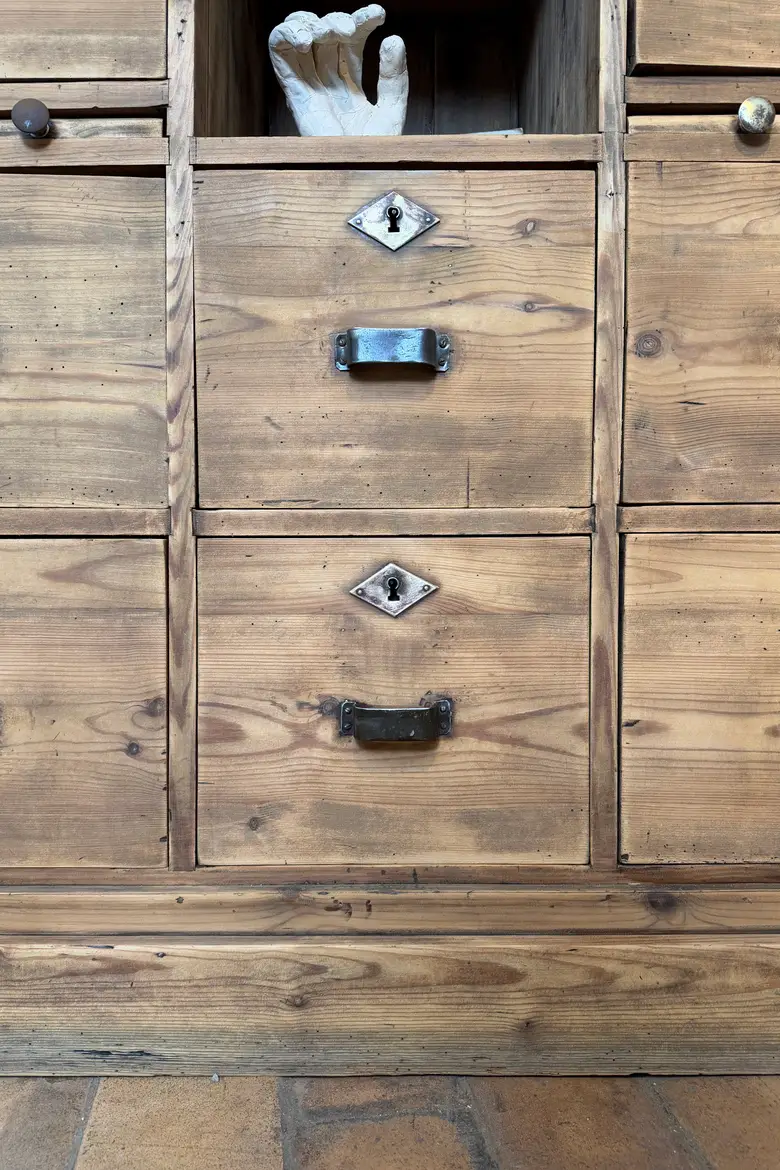 Grand meuble d’atelier en sapin – Début XXe siècle