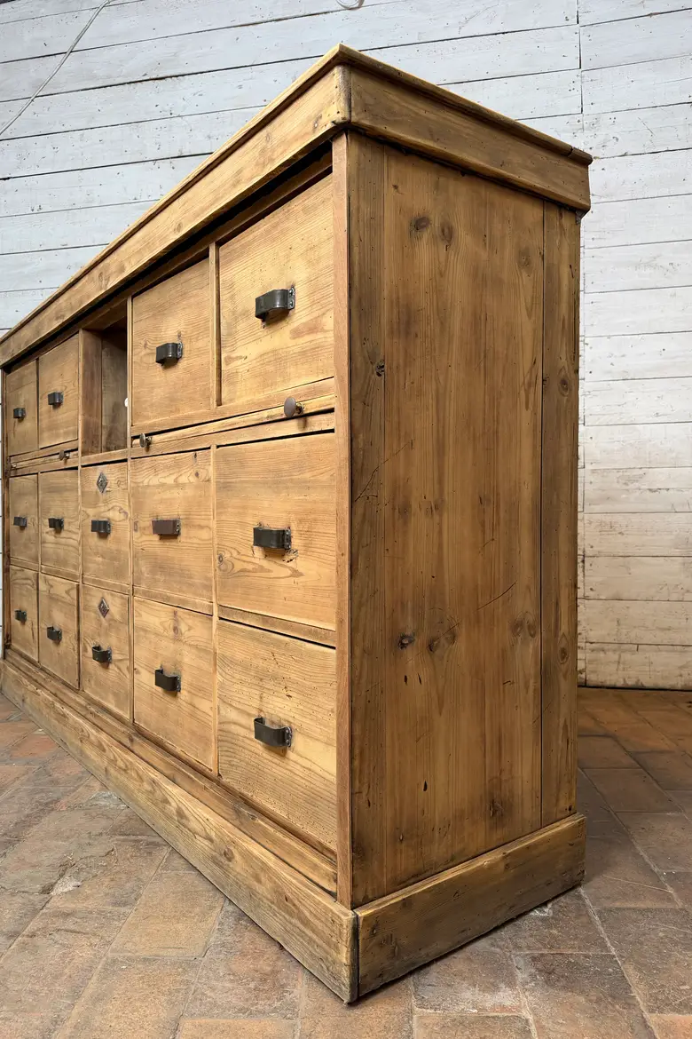 Grand meuble d’atelier en sapin – Début XXe siècle