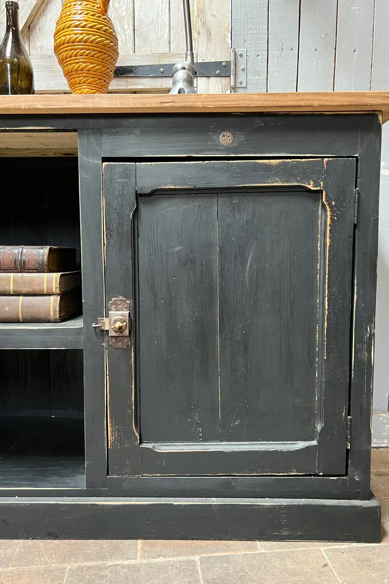 Grand meuble d’atelier