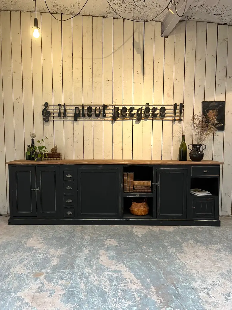 Grand meuble d’atelier