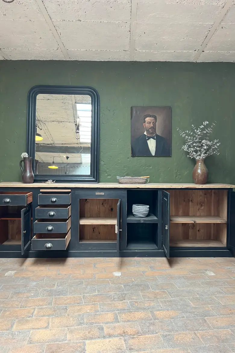 Grand meuble d’atelier