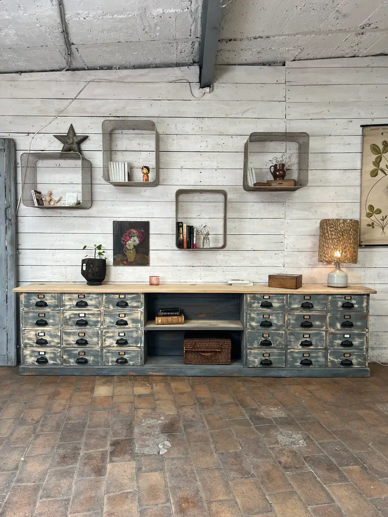 Grand meuble d’atelier