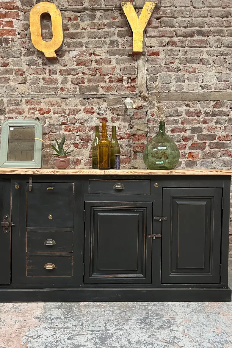Grand meuble d’atelier