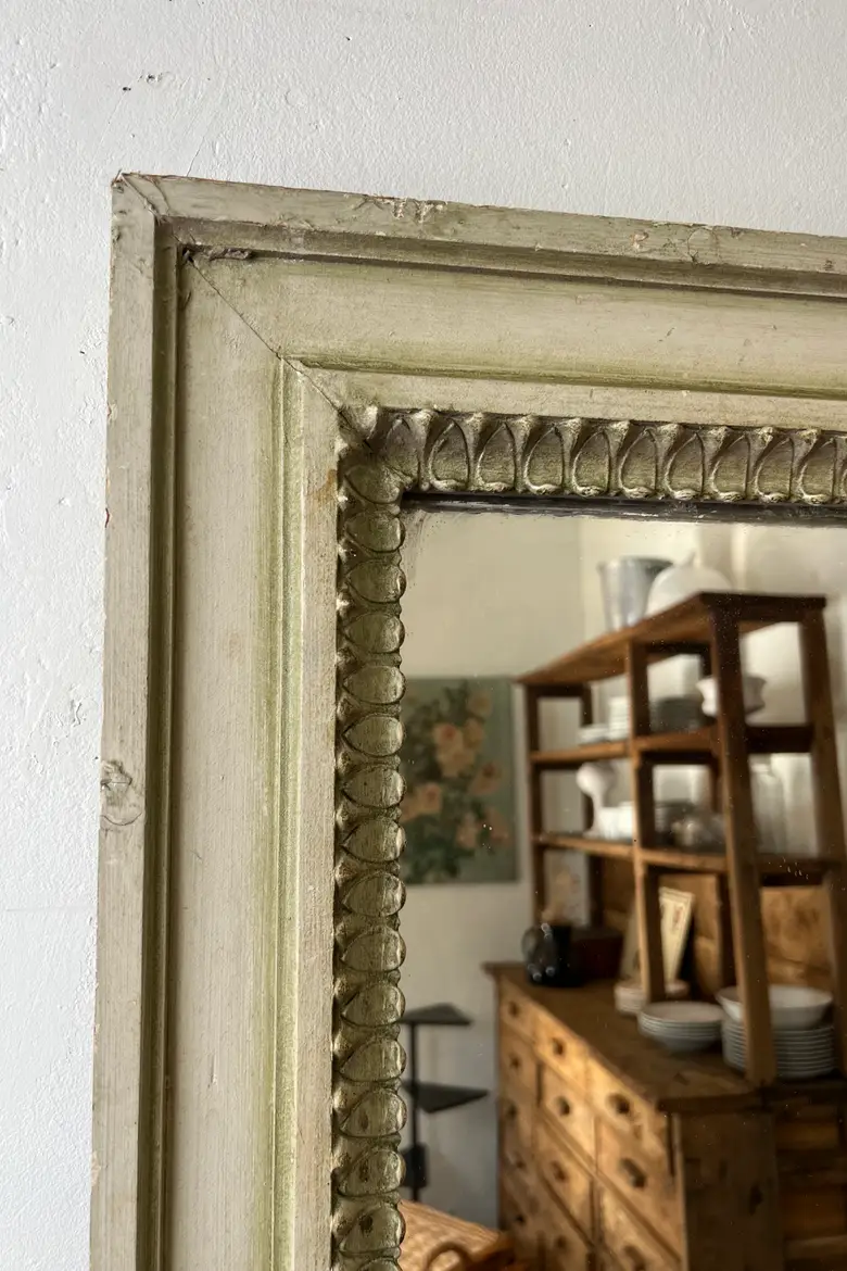 Grand miroir ancien à la patine verte – Années 60