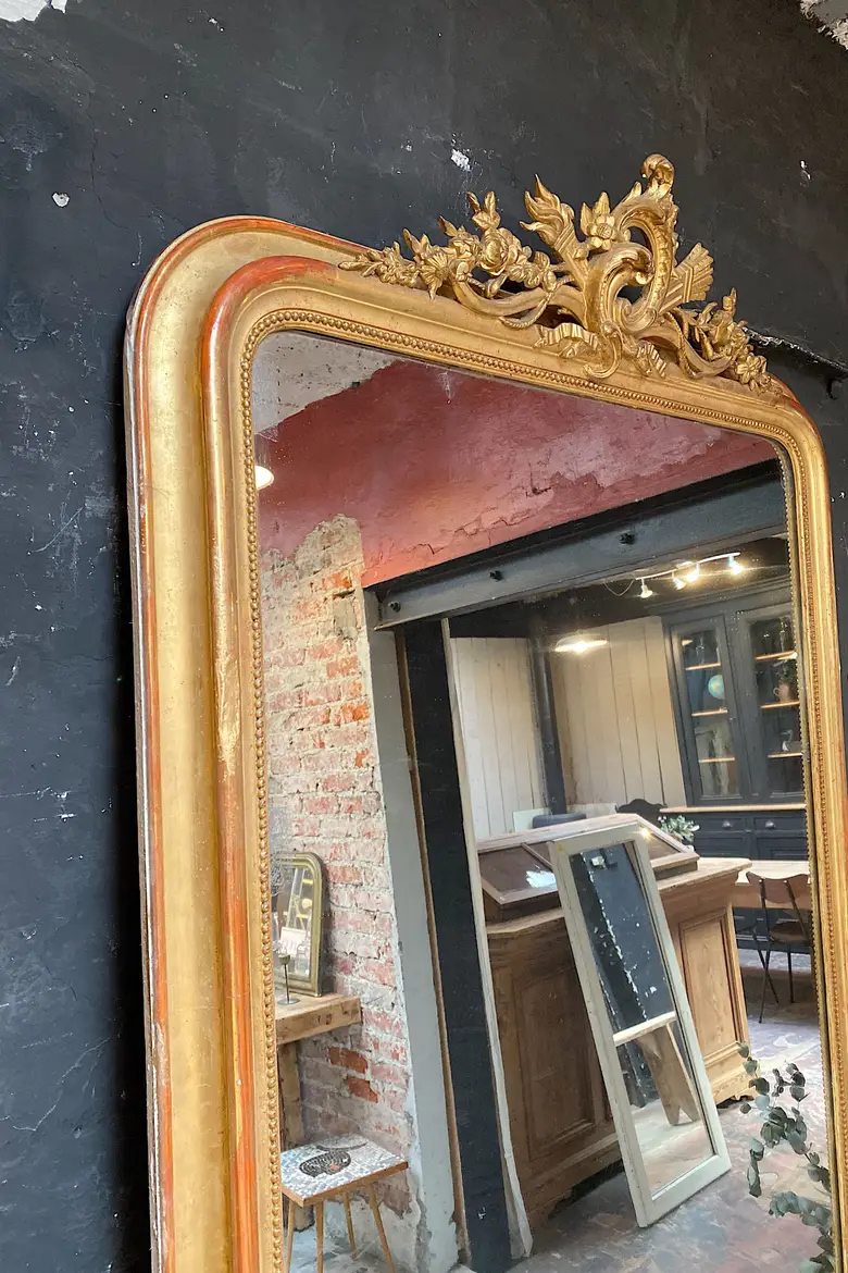 Grand miroir doré de style Louis XV