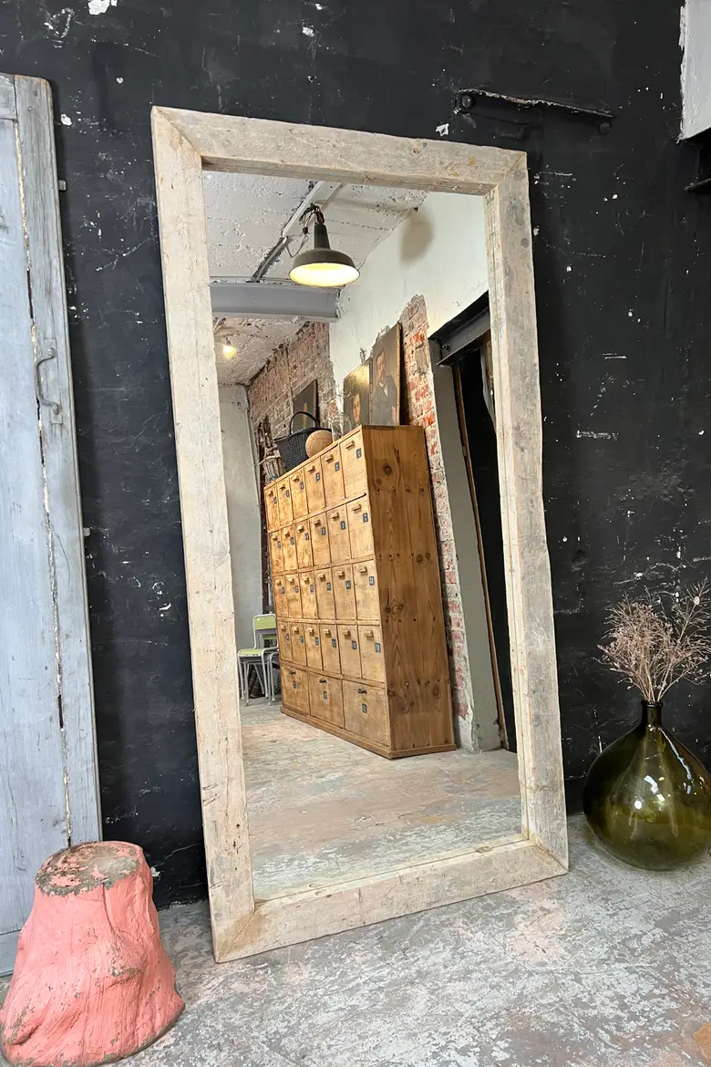 Grand miroir en bois