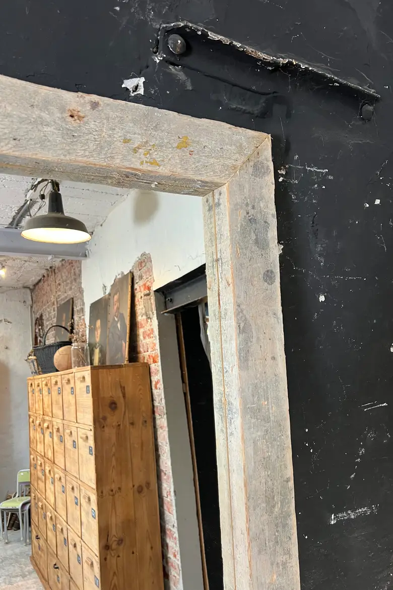 Grand miroir en bois