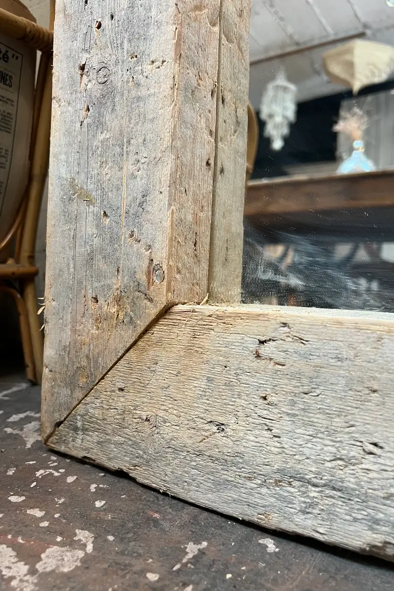 Grand miroir en bois ancien