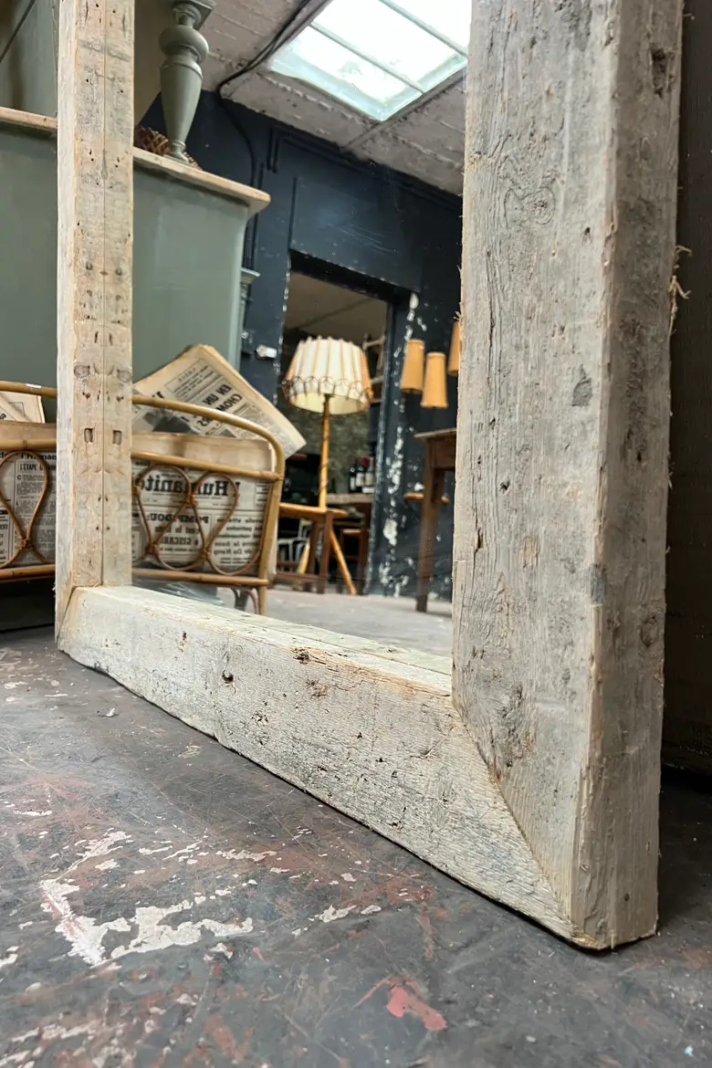 Grand miroir en bois ancien