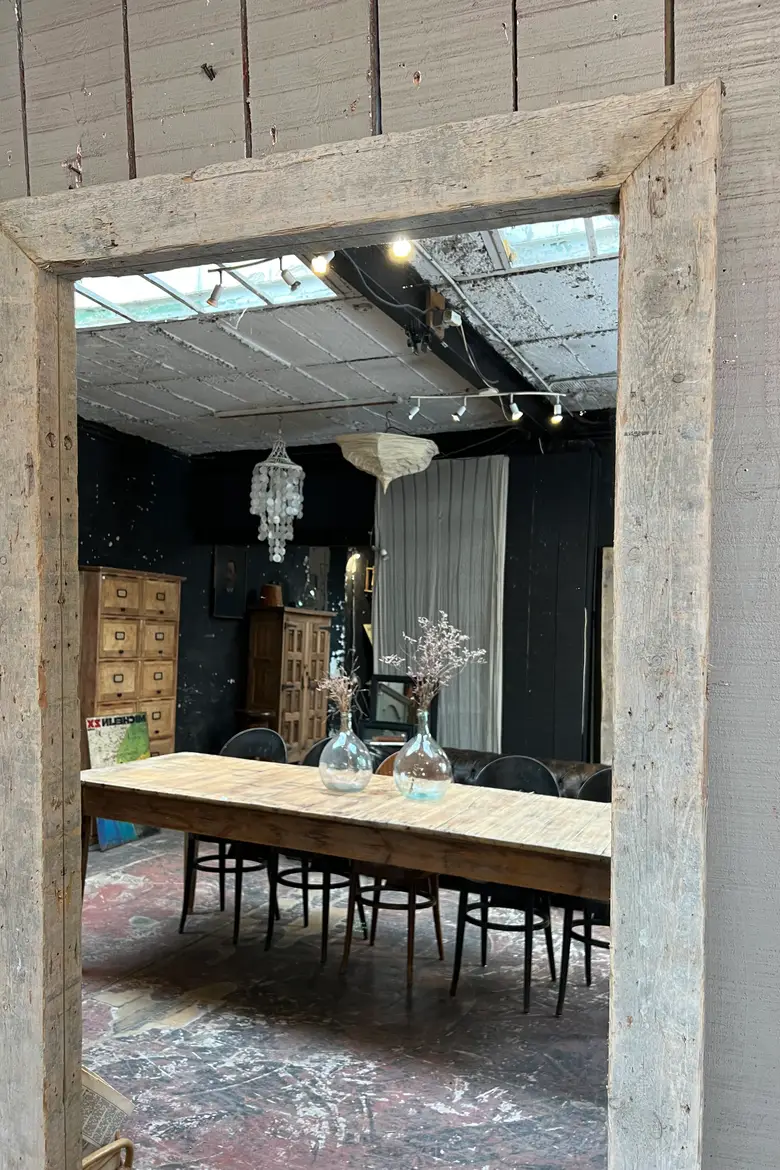 Grand miroir en bois ancien