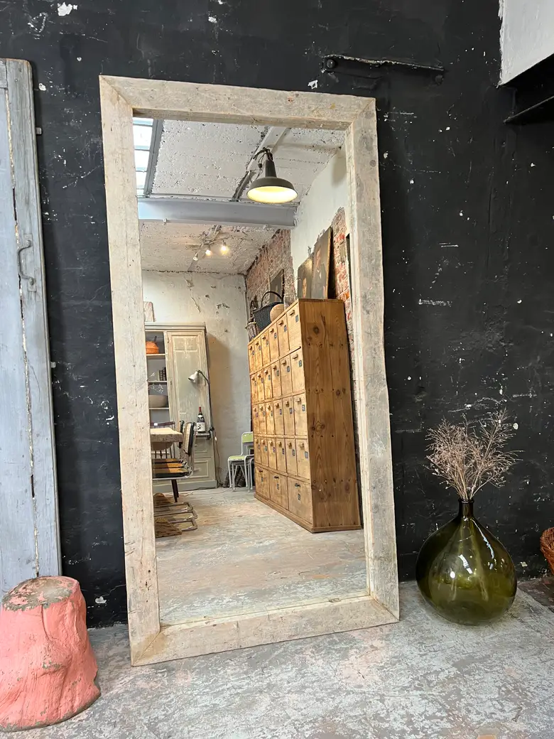 Grand miroir en bois