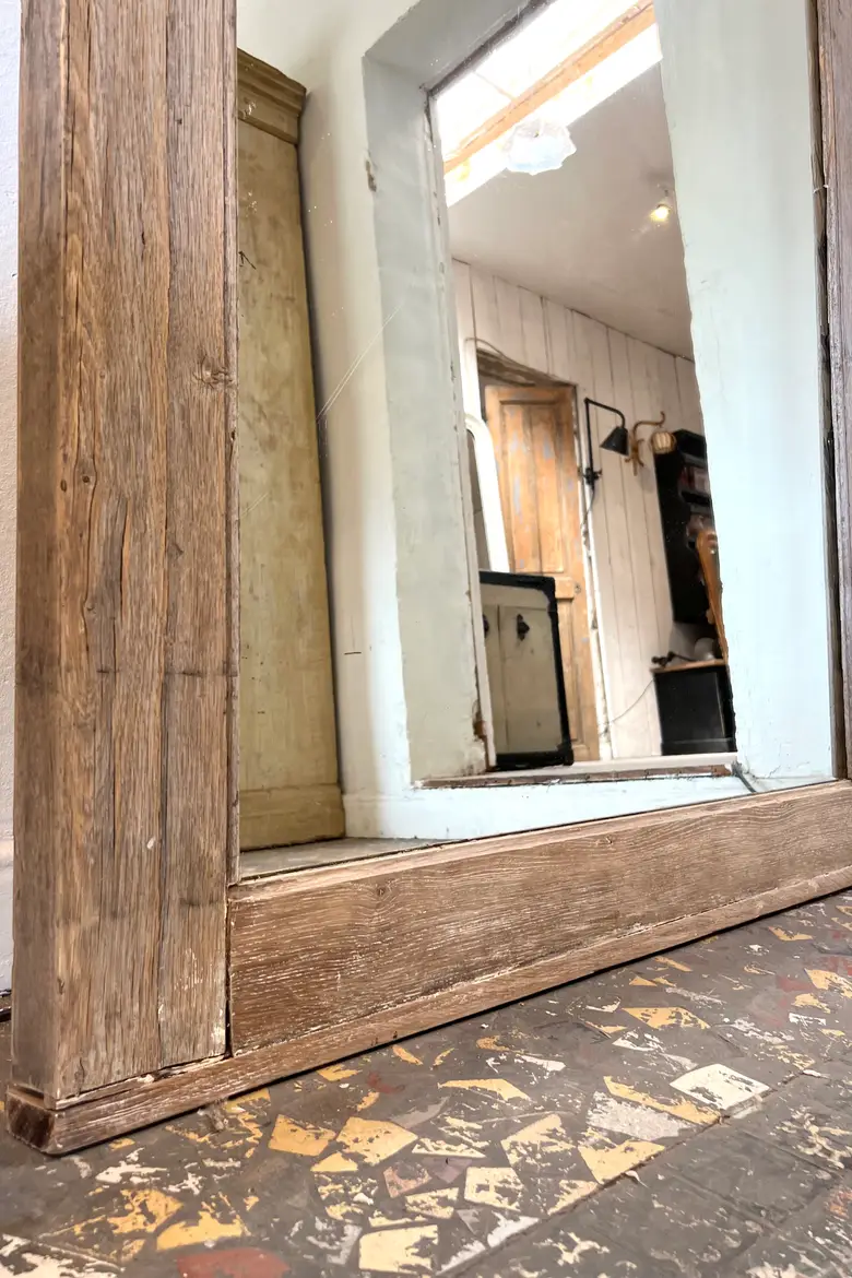 Grand miroir en chêne 1960