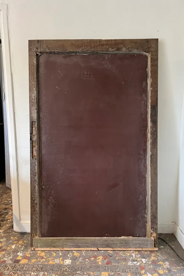 Grand miroir en chêne 1960