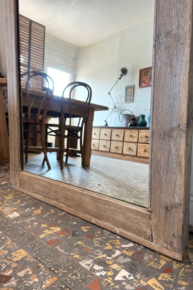 Grand miroir en chêne 1960