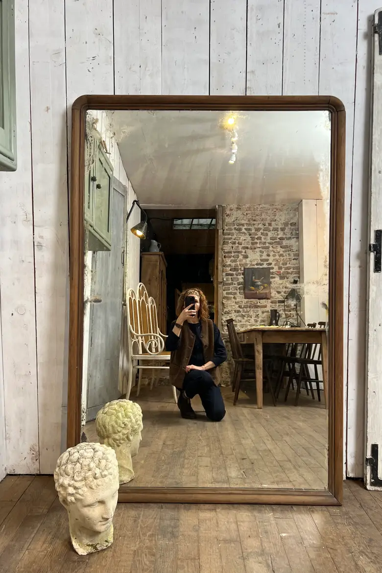 Grand miroir en noyer