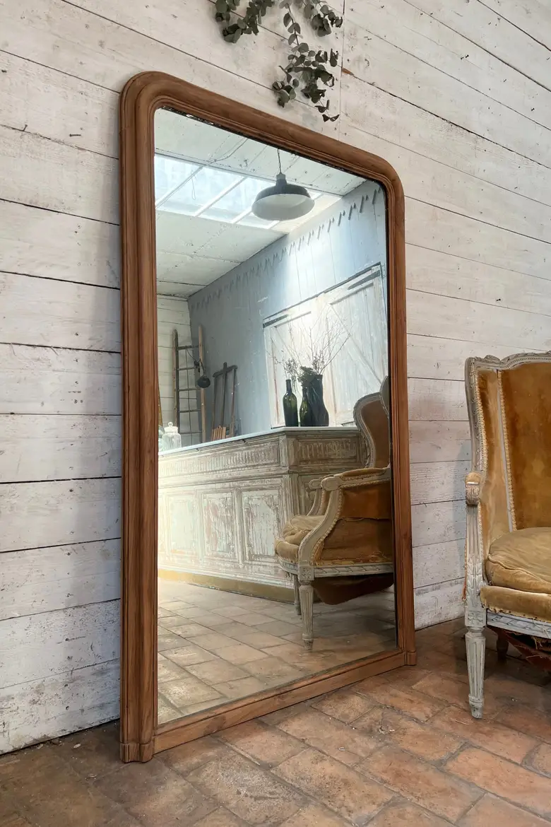 Grand miroir en noyer de style Louis Philippe Début XXème