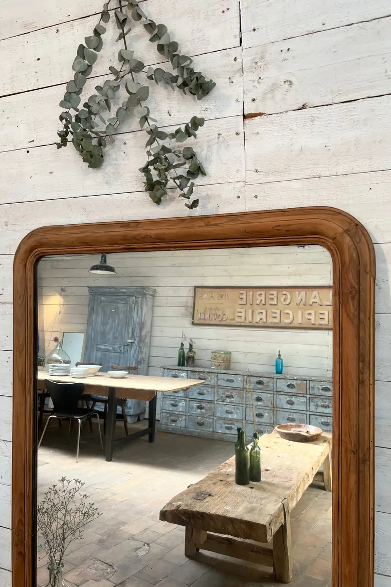 Grand miroir en noyer de style Louis Philippe Début XXème
