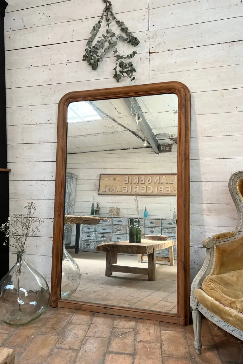 Grand miroir en noyer de style Louis Philippe Début XXème