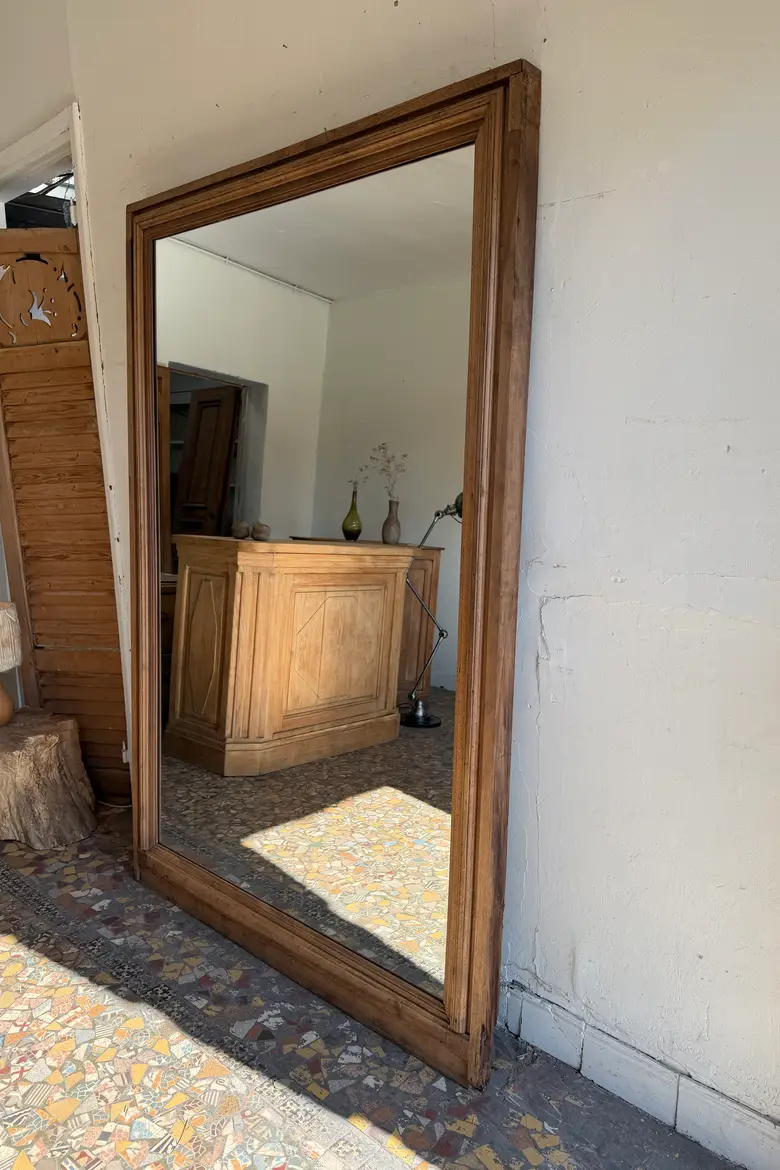 Grand miroir en noyer – fin XIXe siècle