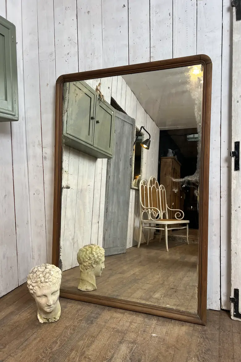Grand miroir en noyer