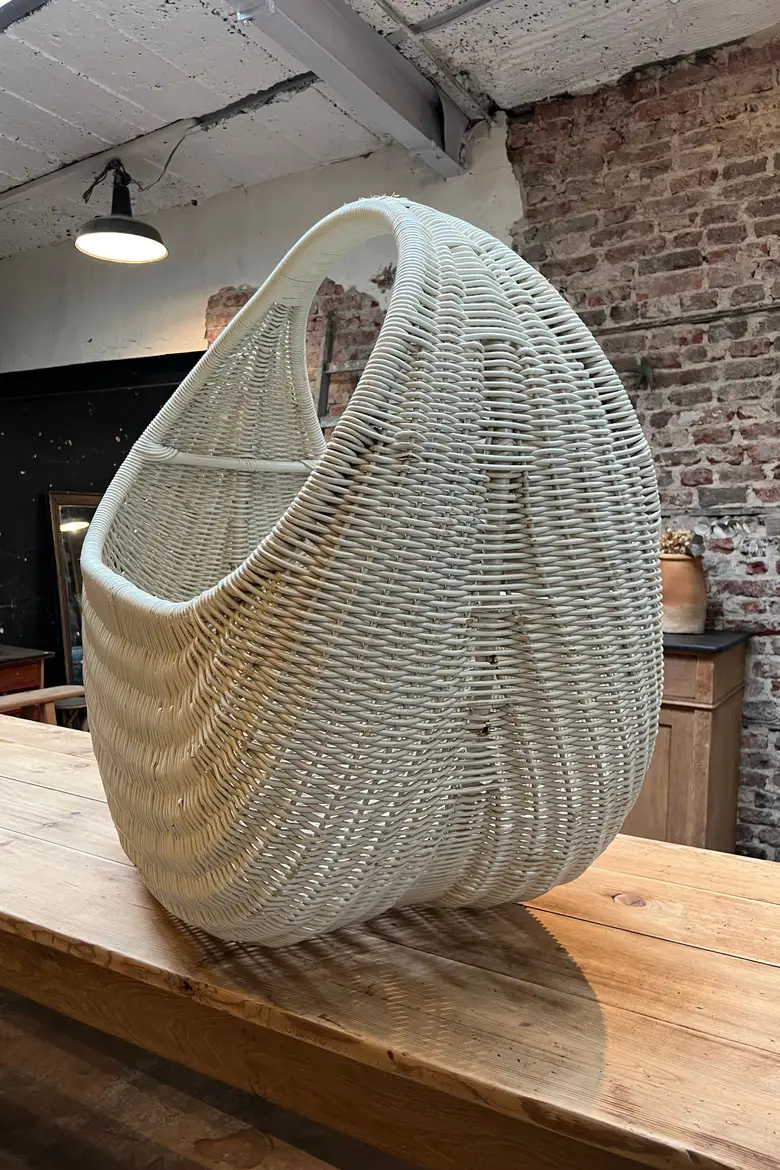 Grand panier en rotin Années 90