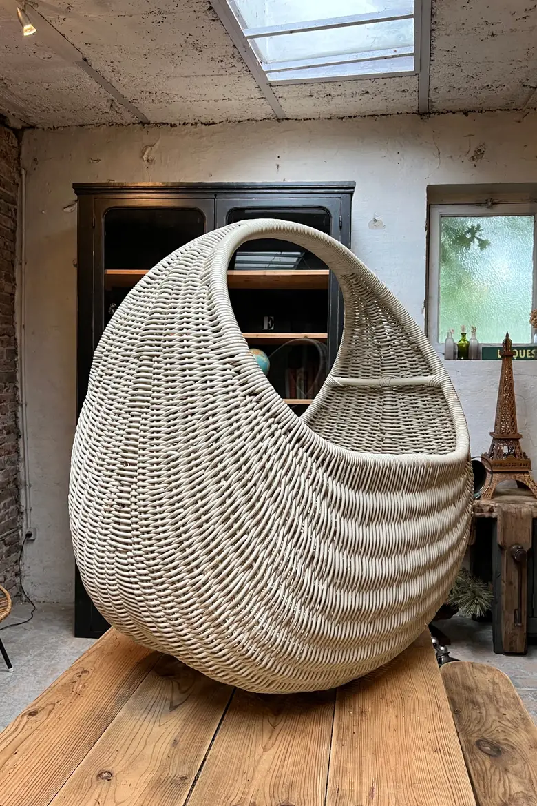 Grand panier en rotin Années 90