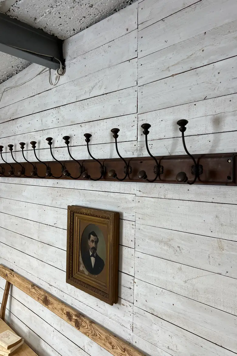 Grand porte manteau d’école Début XXème