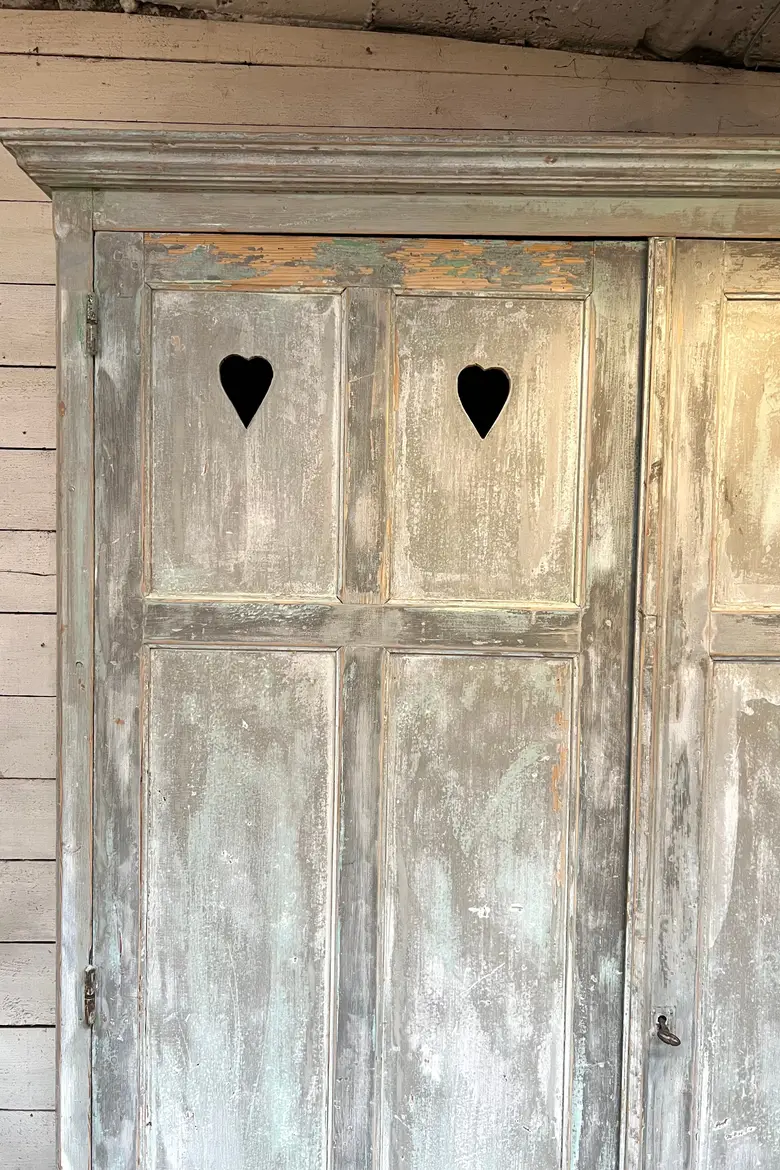 Grande armoire d’atelier patinée Début XXème