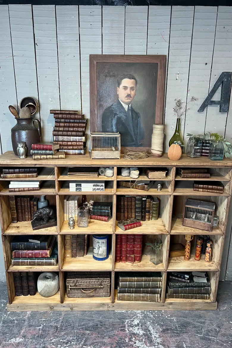 Grande étagère d’atelier en sapin