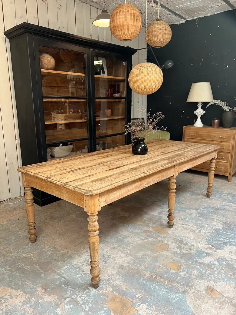 Grande table 6 pieds en sapin Début XXème