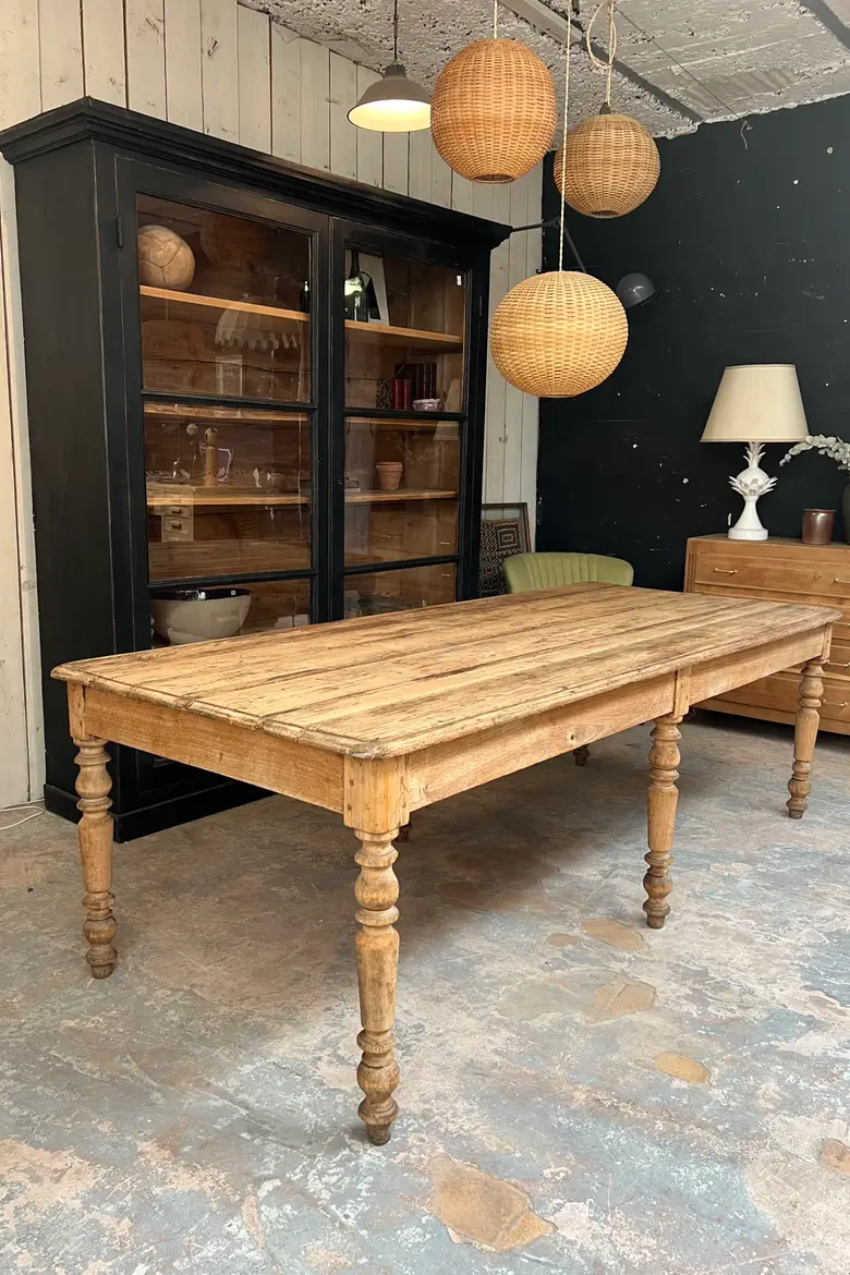 Grande table 6 pieds en sapin Début XXème
