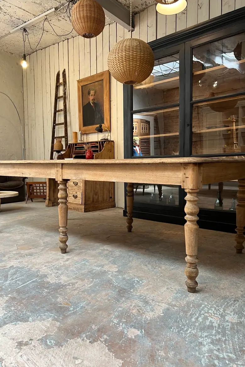 Grande table 6 pieds en sapin Début XXème
