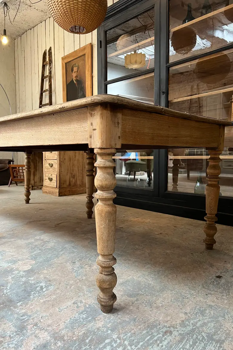 Grande table 6 pieds en sapin Début XXème