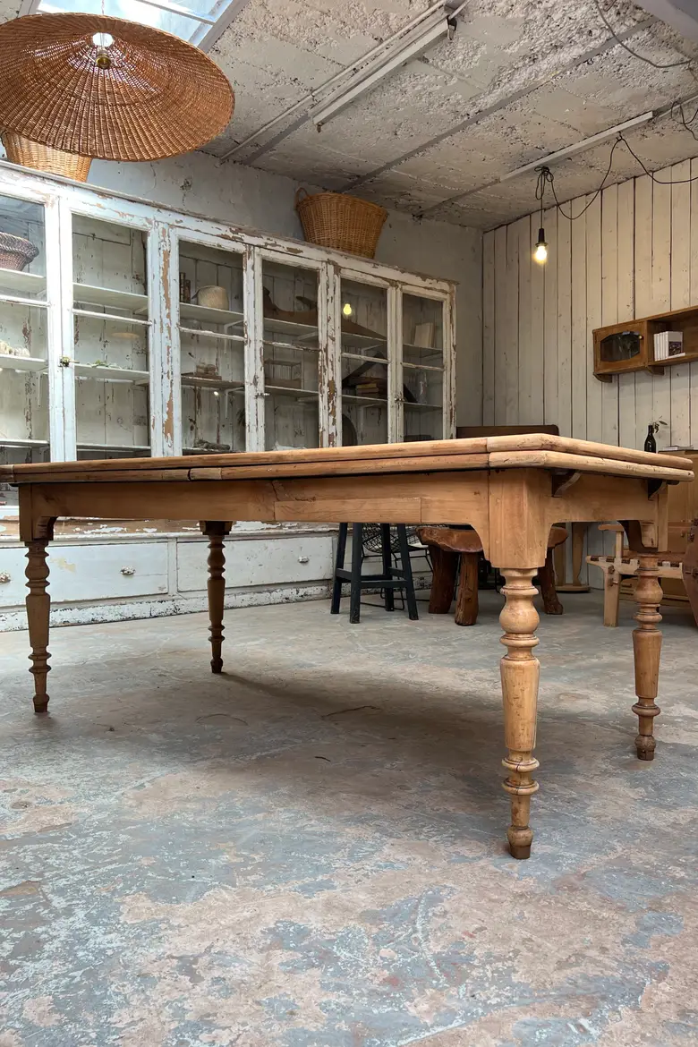 Grande table à l’italienne en merisier – début XXe
