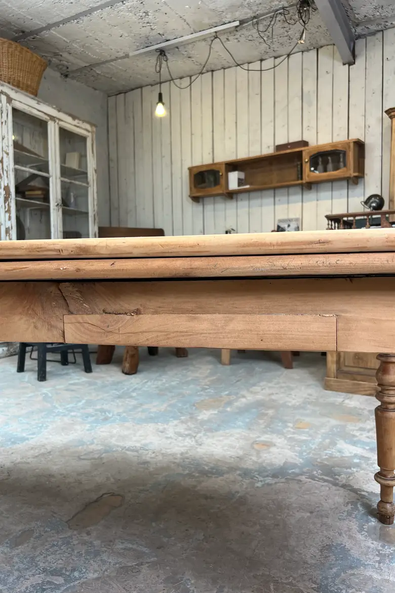 Grande table à l’italienne en merisier – début XXe