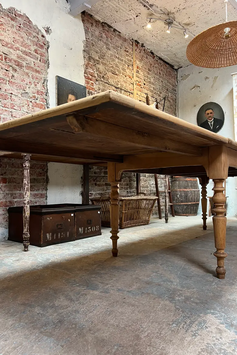 Grande table à l’italienne en merisier – début XXe