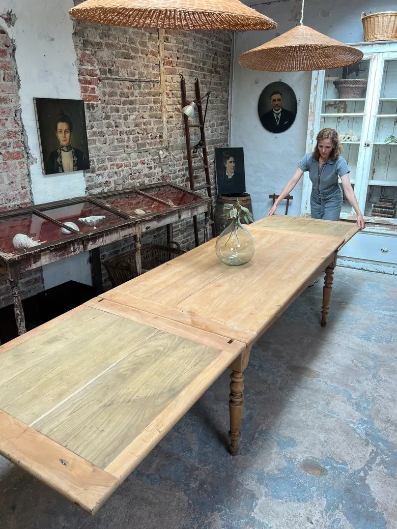 Grande table à l’italienne en merisier – début XXe