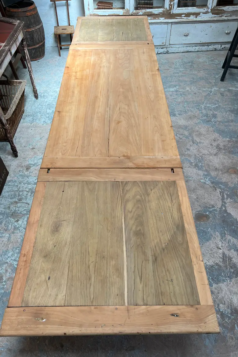 Grande table à l’italienne en merisier – début XXe