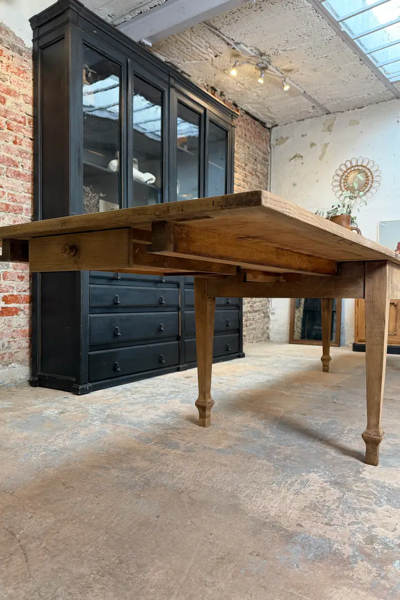 Grande table à rallonges en chêne — début XXe