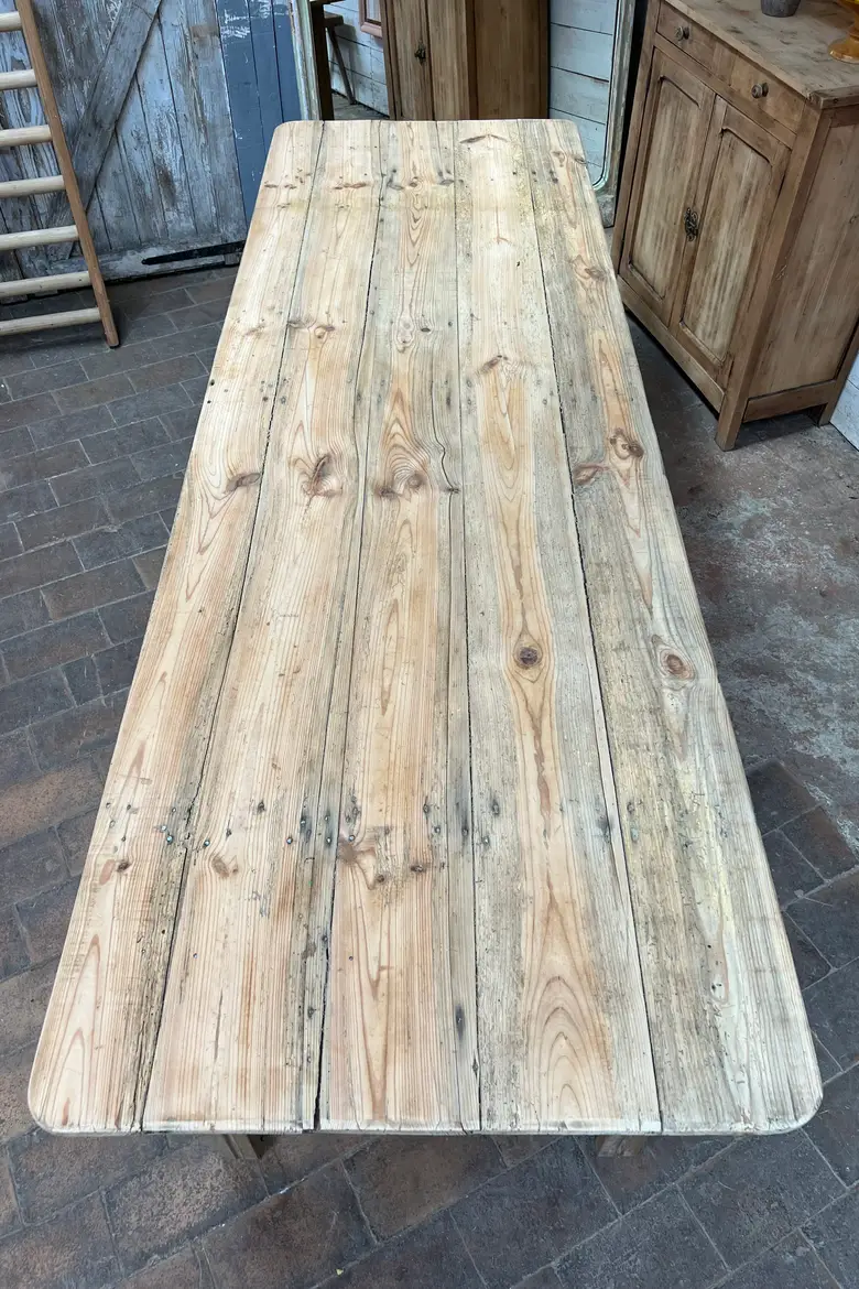 Grande table ancienne en bois brut – début XXe
