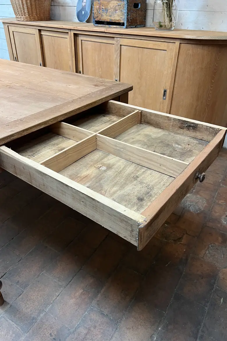 Grande table ancienne