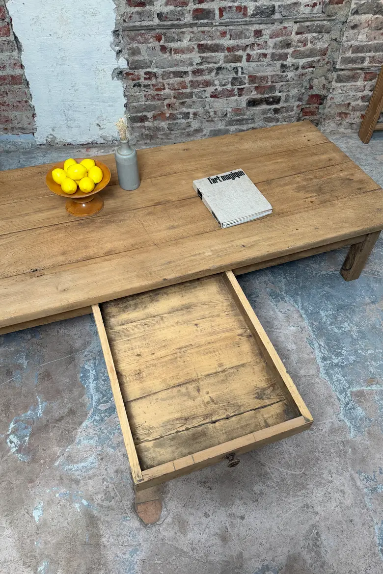 Grande table basse en hêtre – fin 19ème