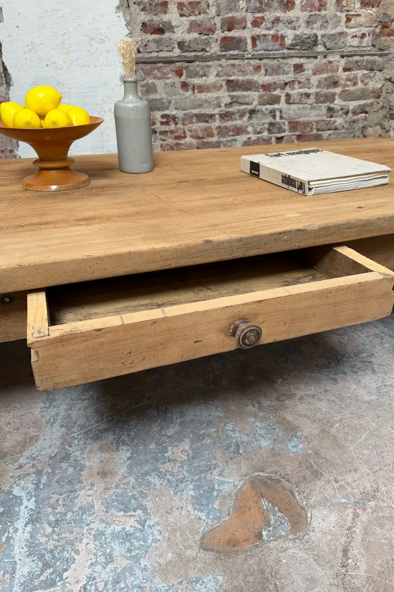 Grande table basse en hêtre – fin 19ème