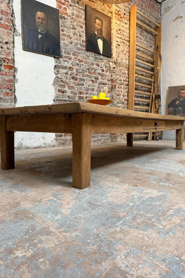 Grande table basse en hêtre – fin 19ème