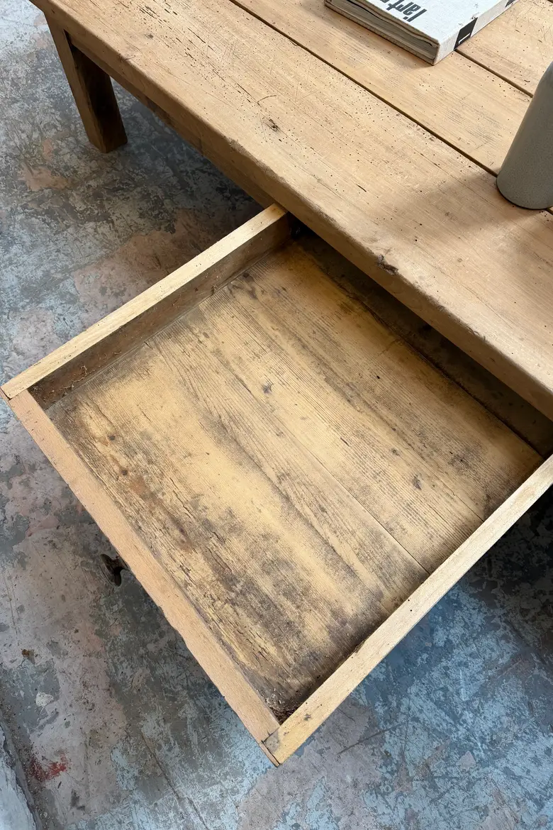 Grande table basse en hêtre – fin 19ème