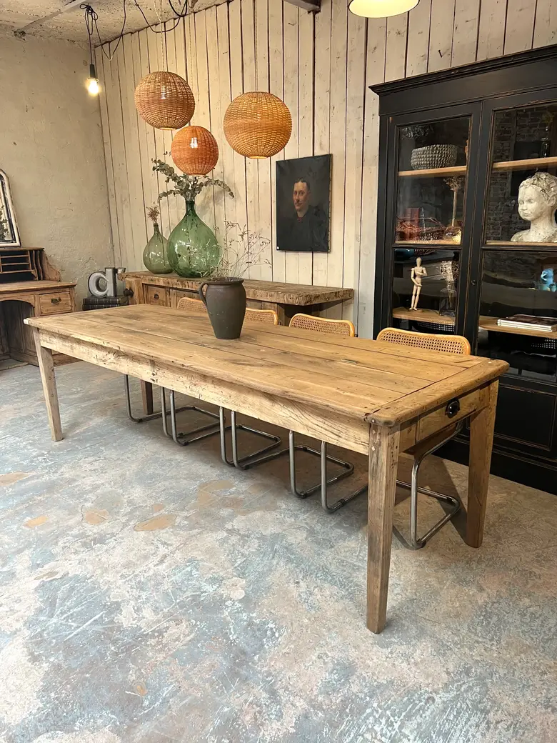 Grande table de brasserie en chêne avec monnayeur XIXème