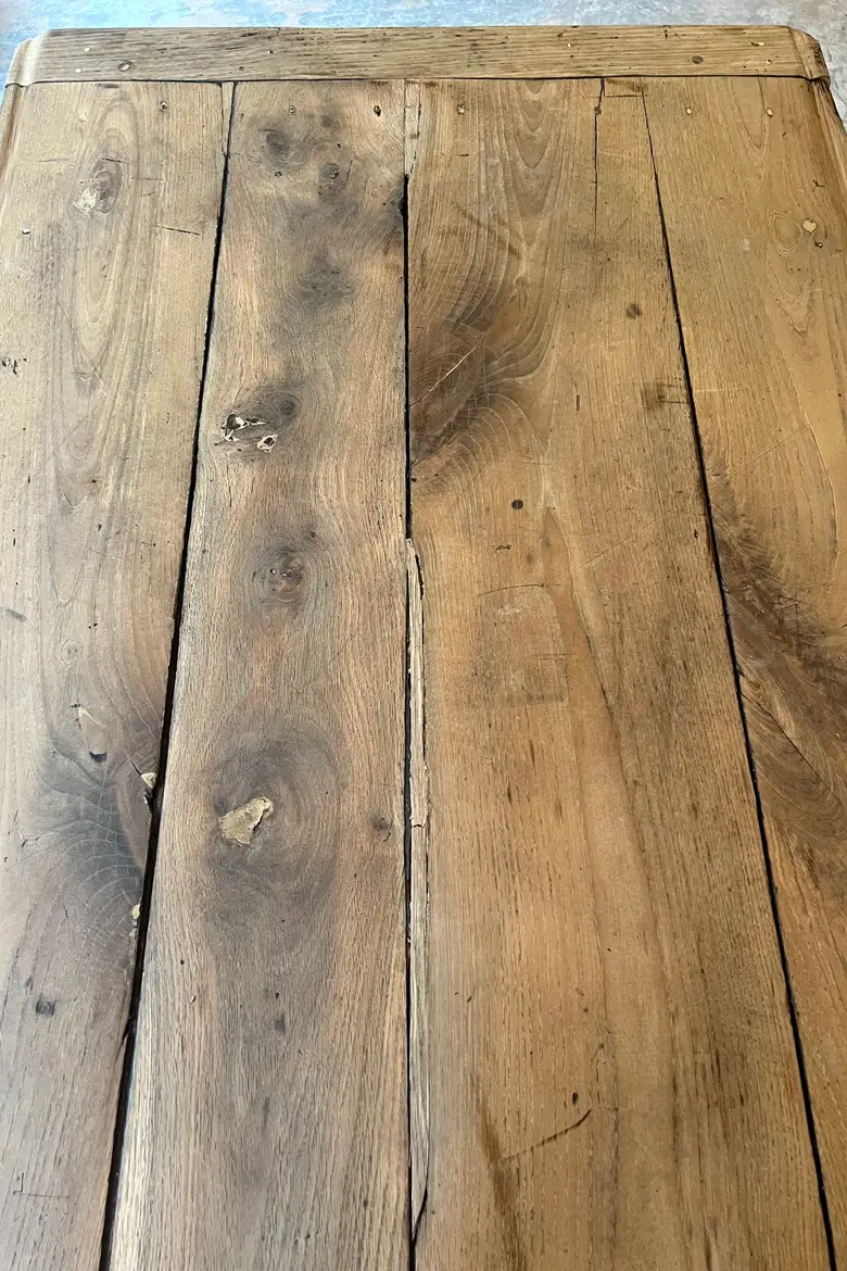Grande table de brasserie en chêne avec monnayeur XIXème