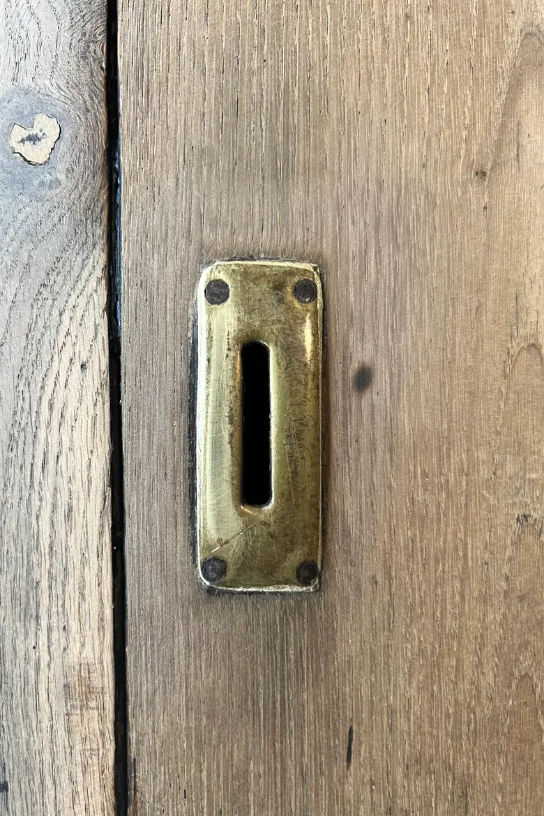 Grande table de brasserie en chêne avec monnayeur XIXème