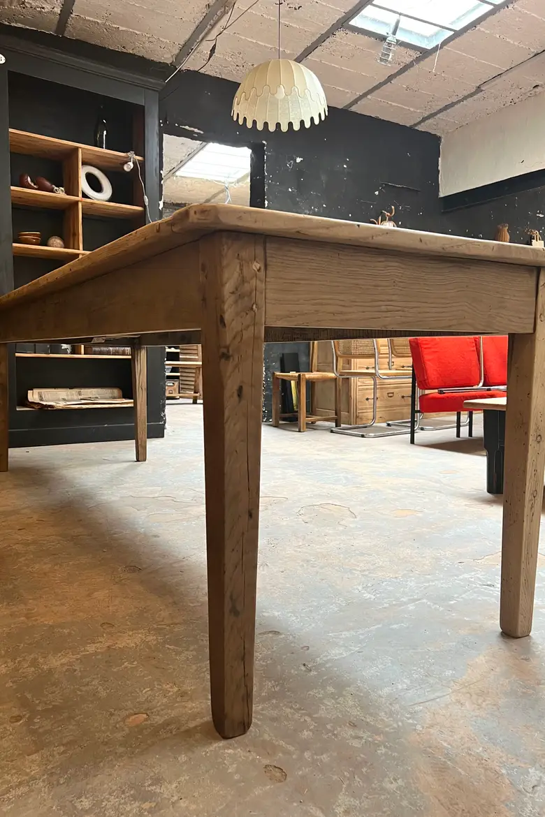 Grande table de brasserie en chêne avec monnayeur XIXème